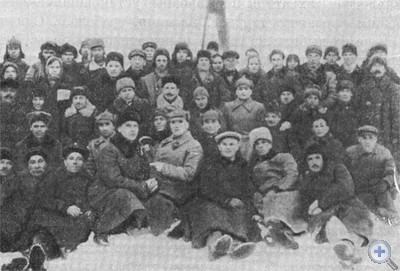 Группа бойцов и командиров 1-го повстанческого полка, принимавшая участие в освобождении Павлограда от австро-германских оккупантов. 1918 г.