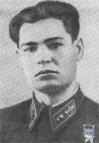 И. М. Шишкань — уроженец села Могилева, Герой Советского Союза.