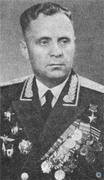 Герой Советского Союза генерал-майор авиации П. А. Юрченко. Беловодск, 1963 г.