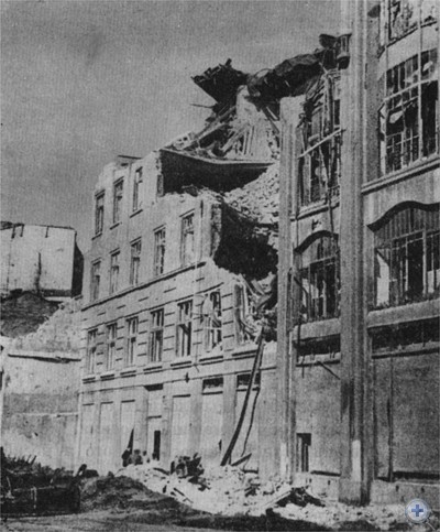 Жилой дом № 12 на улице Казимира, разрушенный немецко-фашистскими оккупантами при отступлении. Львов, август 1944 г.