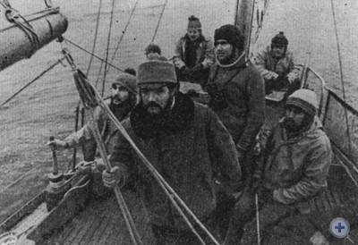Студенты Николаевского кораблестроительного института им. адмирала С. О. Макарова, совершившие на яхте «Арктика» поход на Канарские острова. 1980 г.