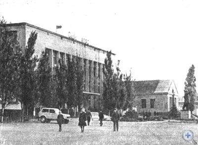 Центральная улица в Еланце. 1980 г.