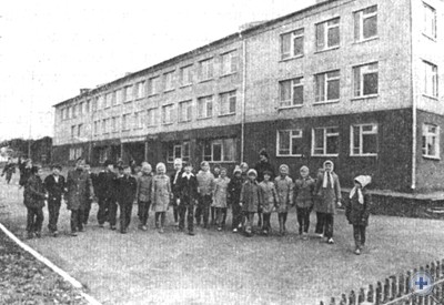 Новая средняя школа в Еланце. 1980 г.
