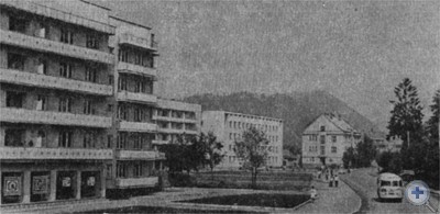 Центральная улица в Межгорье. 1981 г.